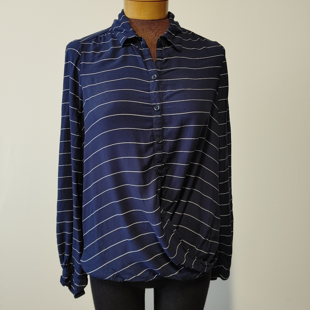 BLL blue striped twisted front line sleeve shirt small